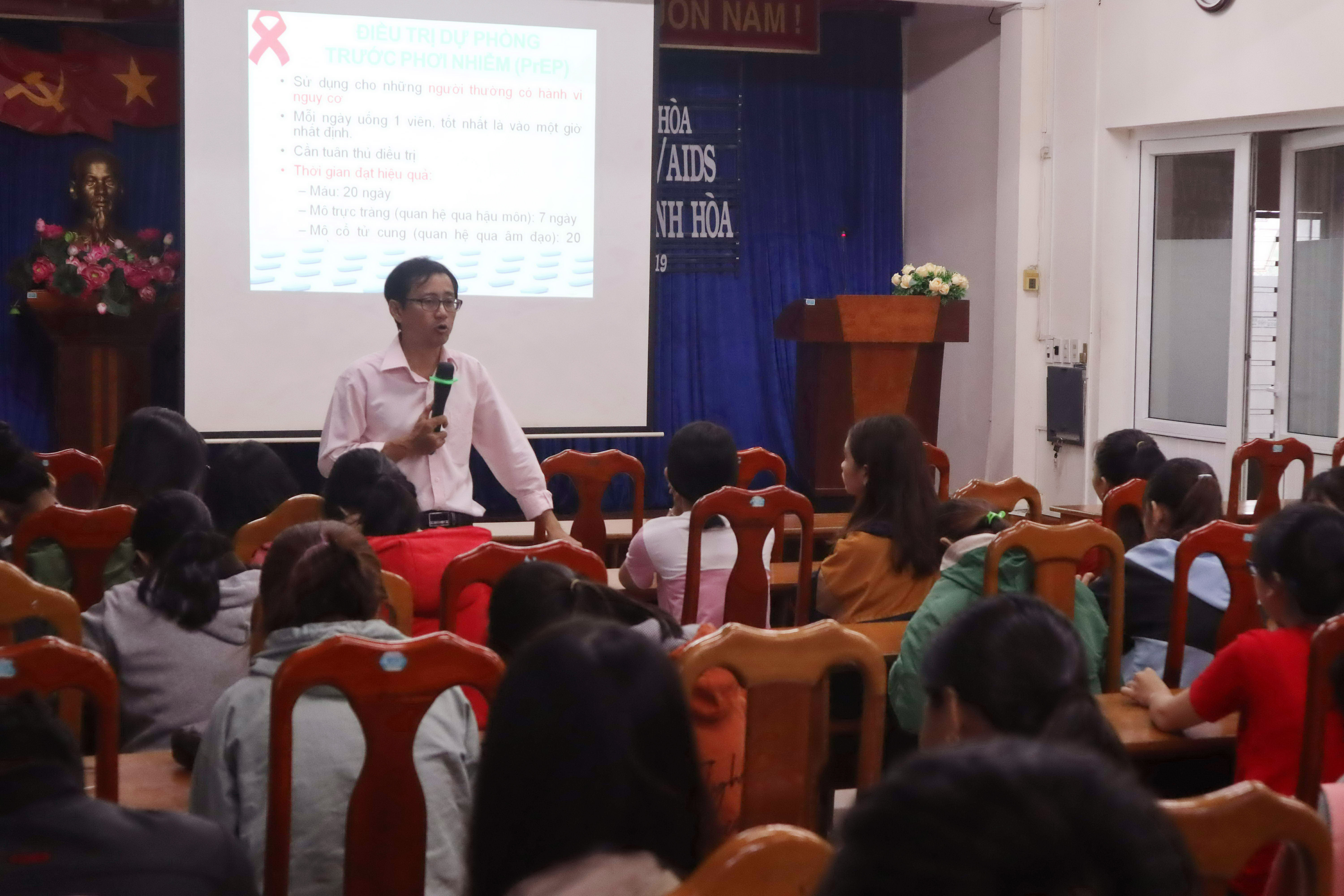 CÔNG TÁC XÃ HỘI HÓA HOẠT ĐỘNG PHÒNG CHỐNG HIV/AIDS